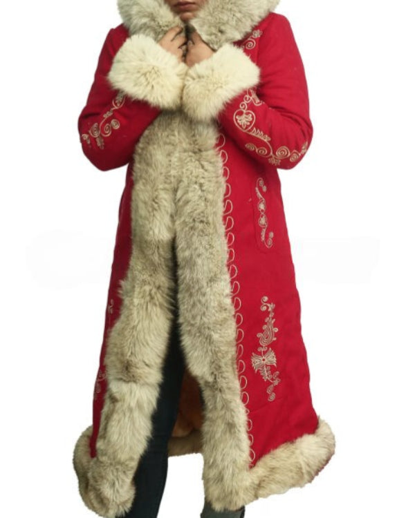 The Christmas Chronicles 2 Goldie Hawn Coat